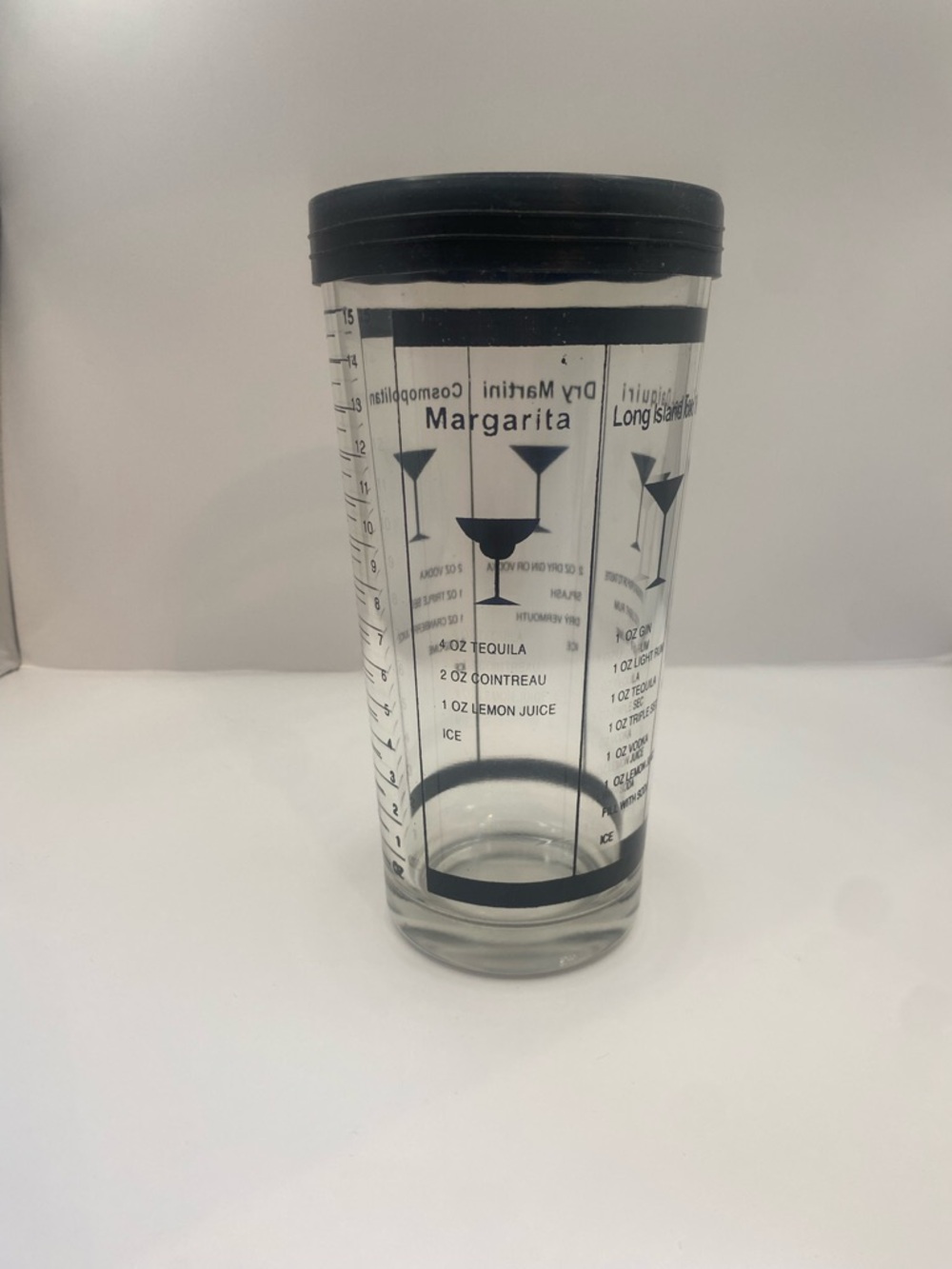 Mixology Clear Glass Cocktail Shaker Rubber Rim
Measurements & Drink Recipes